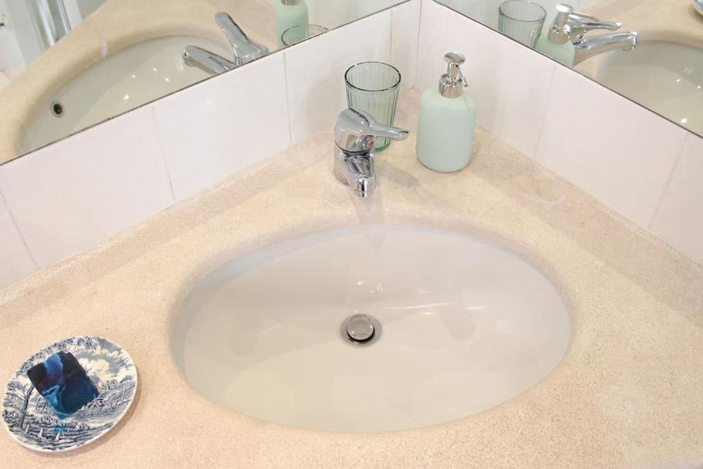 Erbe Canal View Private House Венеция Екстериор снимка