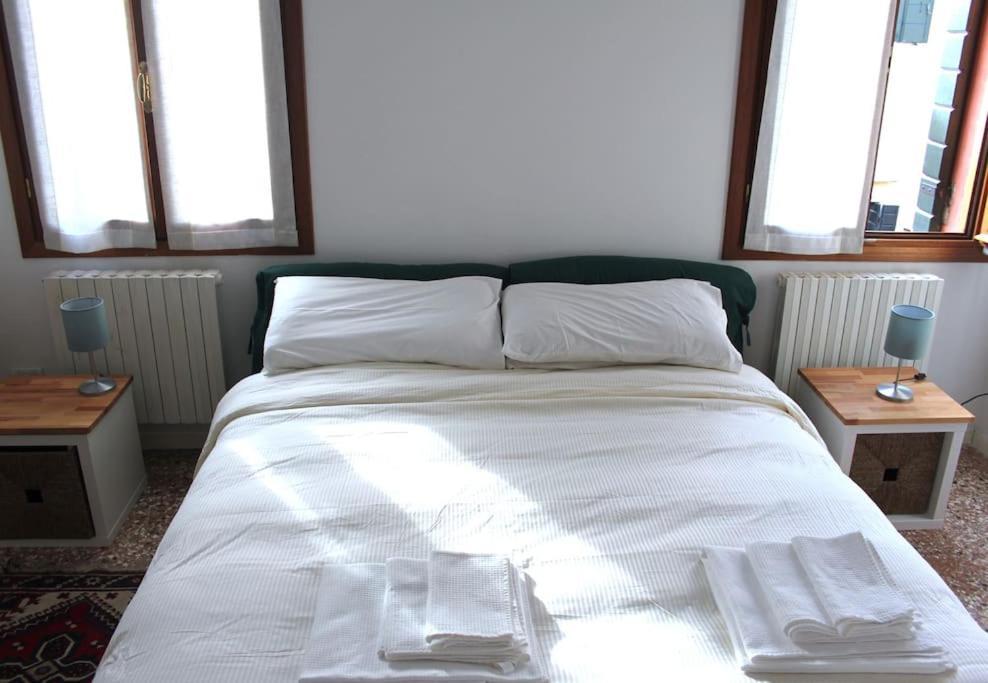 Erbe Canal View Private House Венеция Екстериор снимка