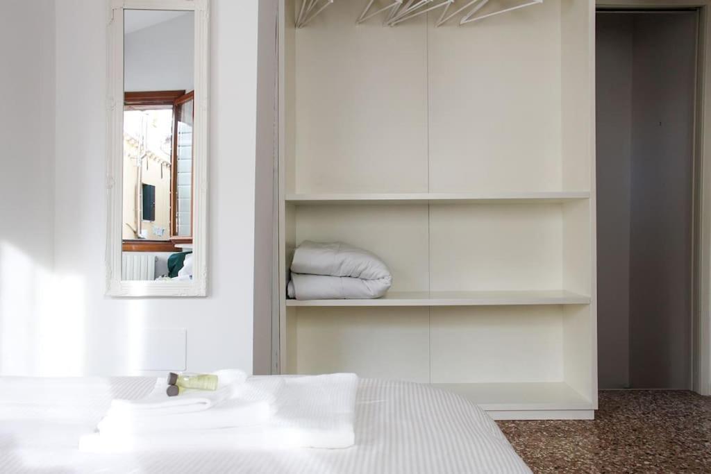 Erbe Canal View Private House Венеция Екстериор снимка