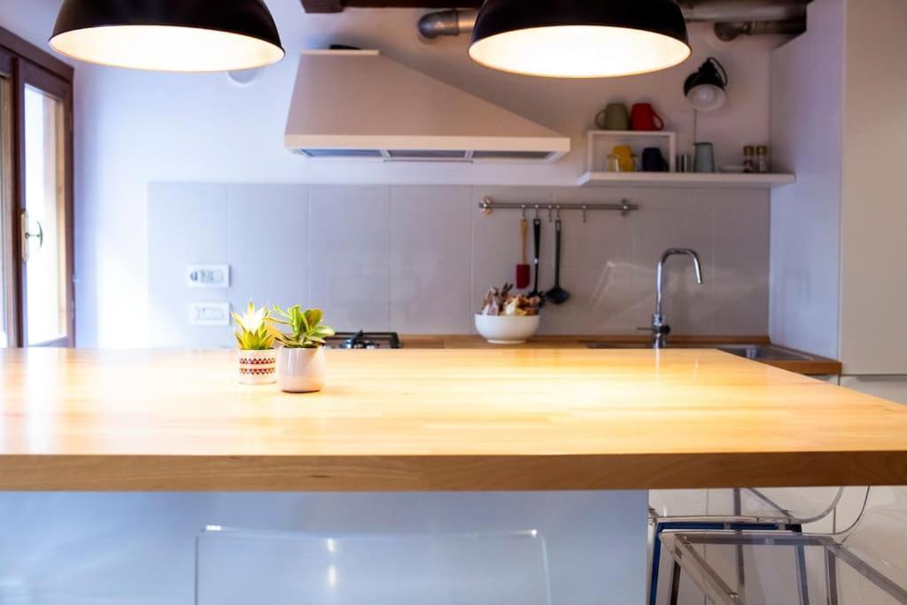 Erbe Canal View Private House Венеция Екстериор снимка